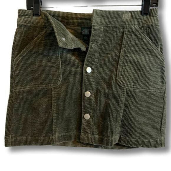 Wild Fable Dark Green Corduroy Mini- Skirt. Size 2 - Picture 1 of 4